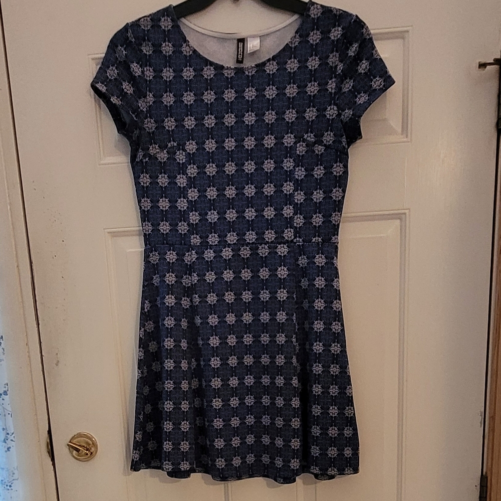 Divided H & M cup sleeves dress size 12